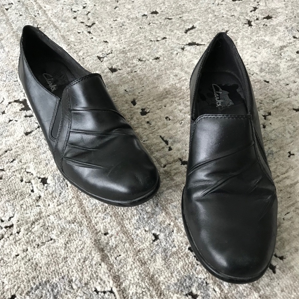 Clarks Shoes - Picture 4 of 5